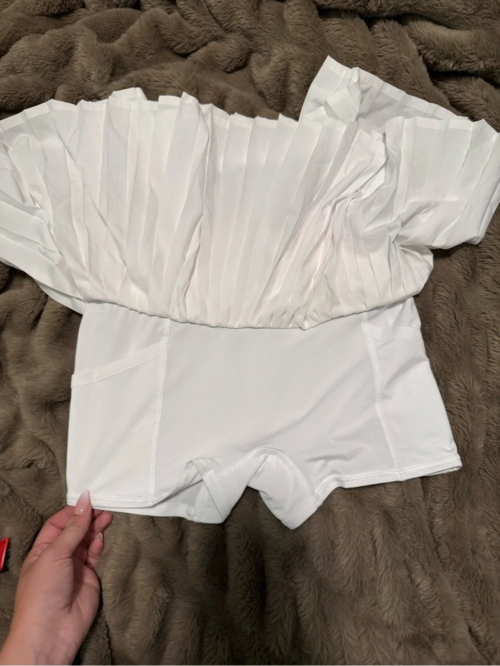 ALO Yoga White Women's Shirt